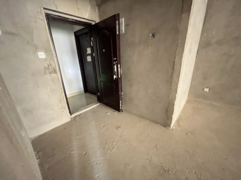 4室1廳2陽臺(tái) 潤城八區(qū)門廳