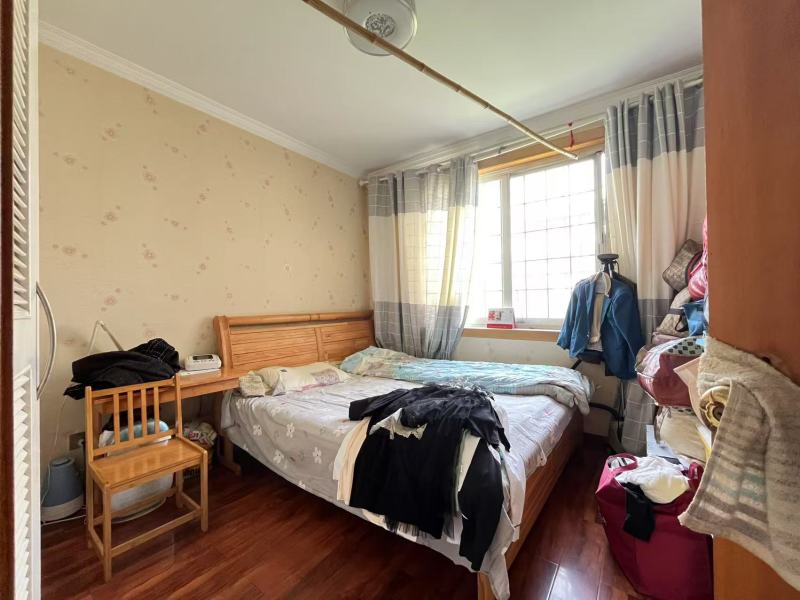 3室2廳2陽臺 江東鳴翠園西區(qū)臥室