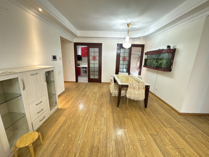 4室2廳2陽臺 濱江俊園一期餐廳