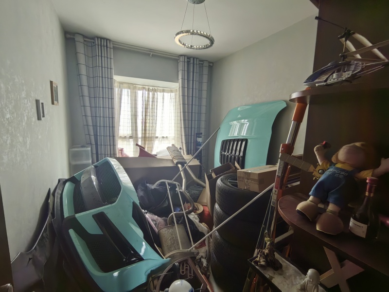 4室2廳2陽(yáng)臺(tái) 金江小區(qū)融苑臥室