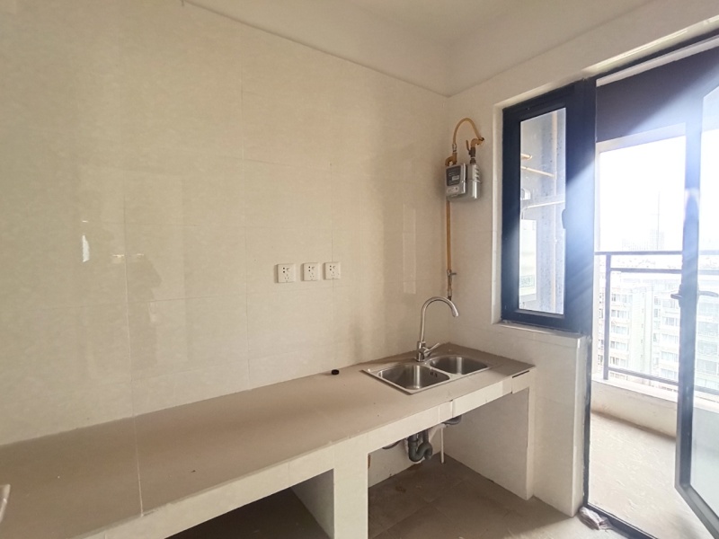 3室2廳2陽臺 俊發(fā)逸天峰廚房