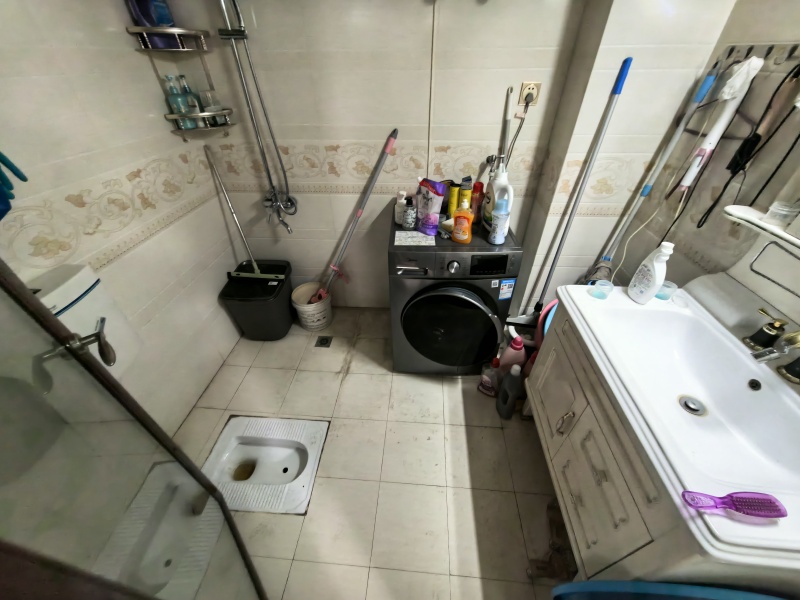 4室2廳2陽臺 同德昆明廣場B區(qū)衛(wèi)生間