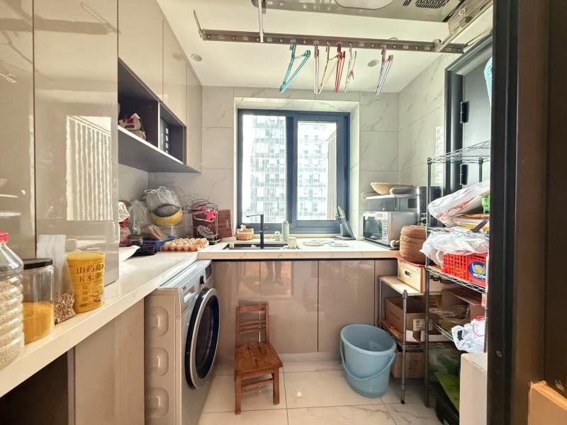 4室2廳2陽臺 華潤悅府一期陽臺