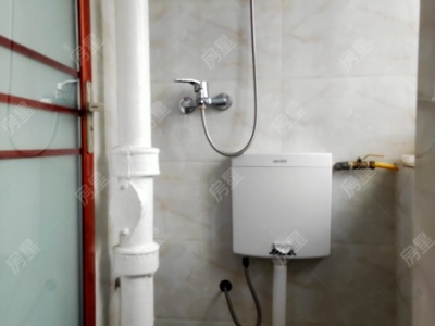 3室1廳1陽臺 履善巷15號衛(wèi)生間