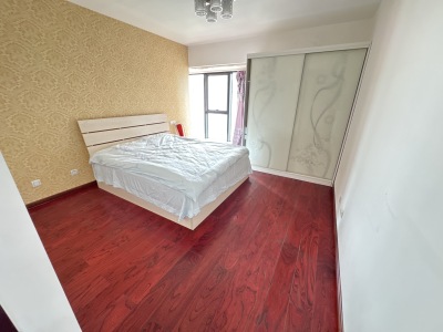 4室2廳2陽臺 濱江俊園一期臥室