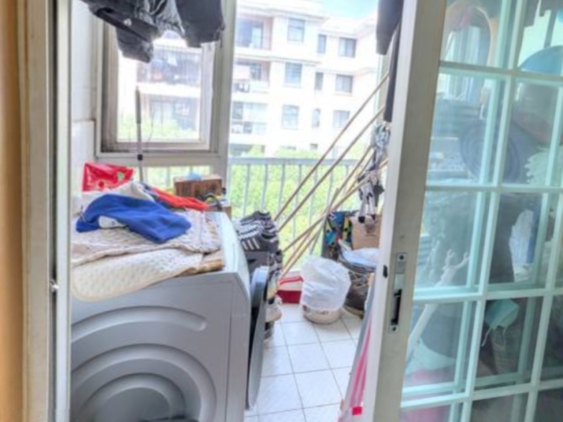 3室2廳2陽臺 江東鳴翠園西區(qū)陽臺