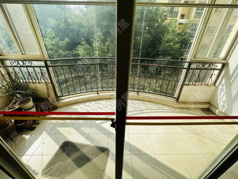 3室2廳2陽臺 云大小區(qū)陽臺