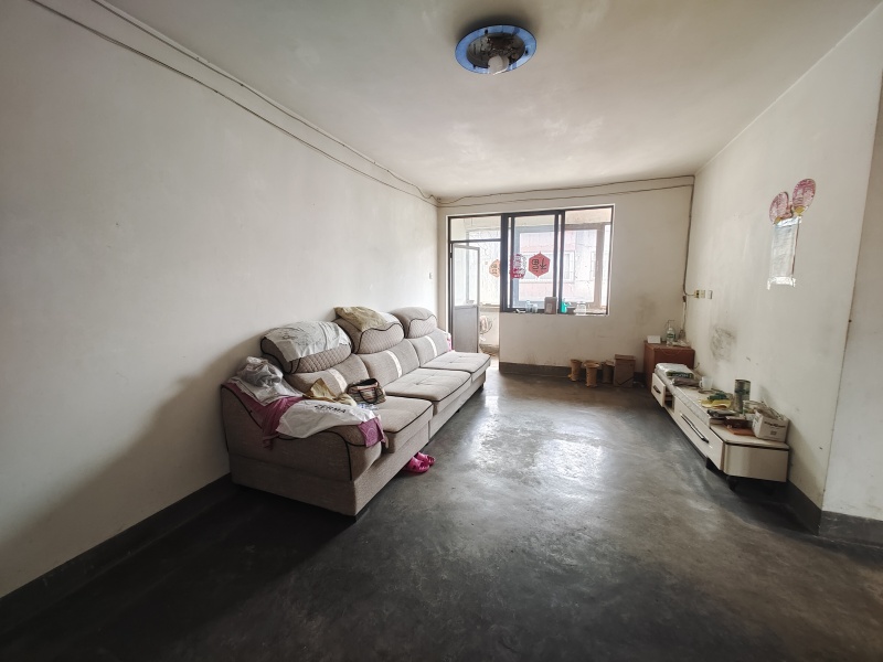 3室2廳1陽臺 萬裕花園客廳