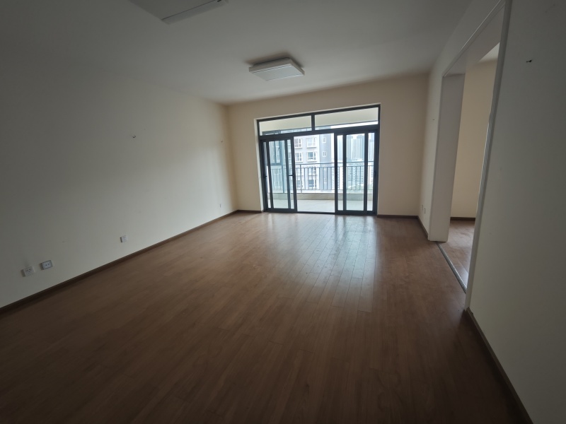 5室2廳3陽(yáng)臺(tái) 金江小區(qū)融苑臥室