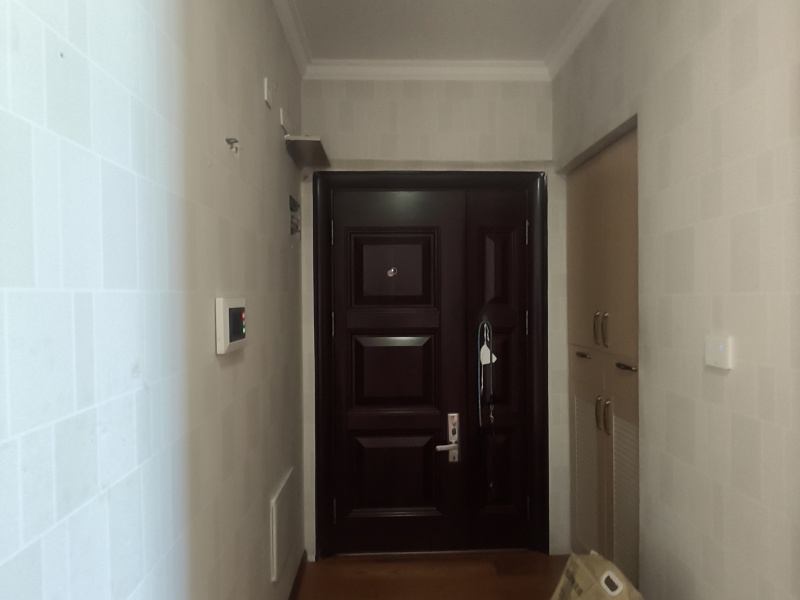 4室2廳1陽臺(tái) 紅星國(guó)際晶品門廳