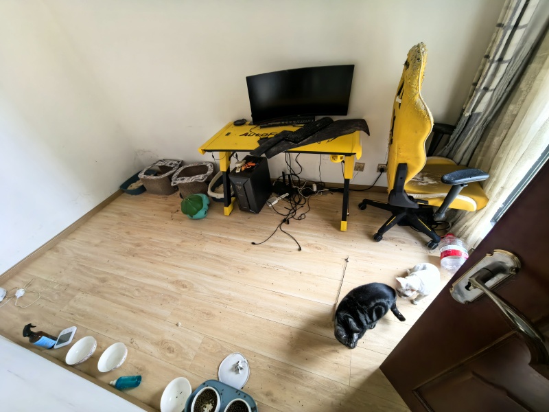 4室2廳2陽臺 同德昆明廣場B區(qū)書房