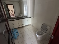 5室2廳3陽臺 東方廣場衛(wèi)生間