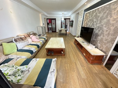 4室2廳2陽臺 濱江俊園一期客廳