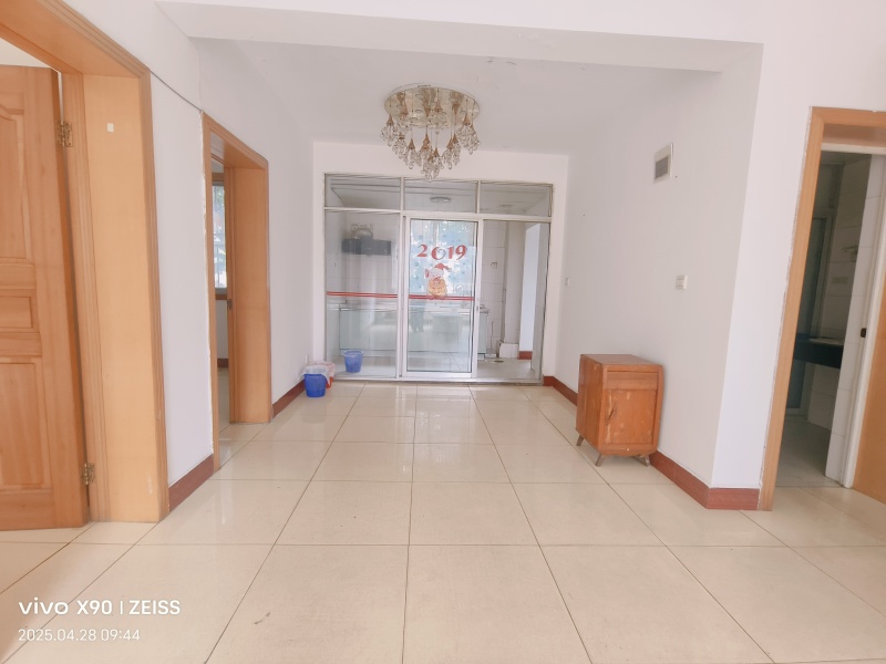 3室2廳1陽(yáng)臺(tái) 鐵合金廠宿舍餐廳