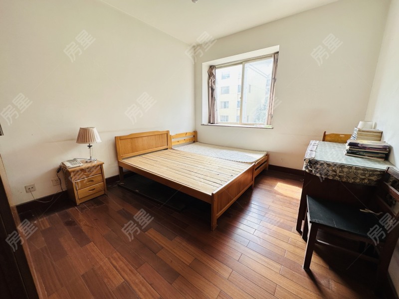 3室2廳2陽臺 云大小區(qū)臥室