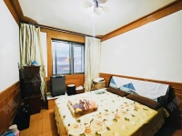 3室2廳2陽臺 綠園小區(qū)臥室