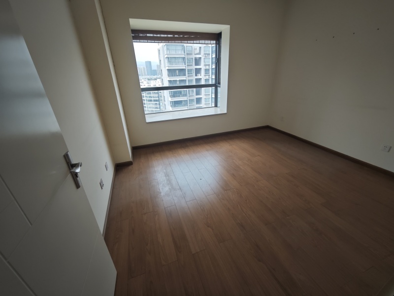 5室2廳3陽(yáng)臺(tái) 金江小區(qū)融苑臥室