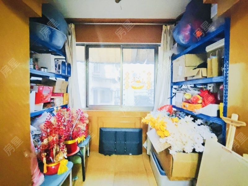 3室2廳2陽臺 綠園小區(qū)陽臺