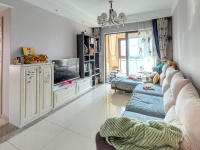 2室2廳2陽臺 中海錦苑客廳