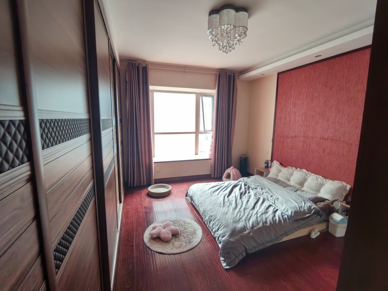 4室2廳2陽(yáng)臺(tái) 金江小區(qū)融苑臥室