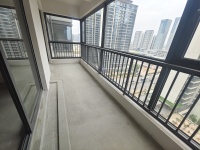 3室2廳2陽(yáng)臺(tái) 中交泓園陽(yáng)臺(tái)