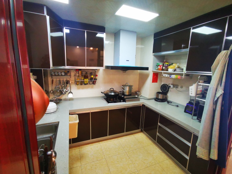 3室2廳2陽(yáng)臺(tái) 春城慧谷B區(qū)廚房