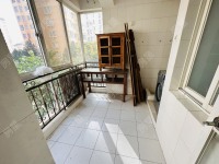 3室2廳2陽臺 云大小區(qū)陽臺