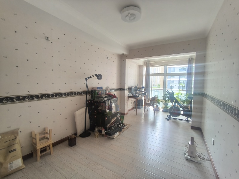 4室2廳1陽臺(tái) 紅星國(guó)際晶品書房