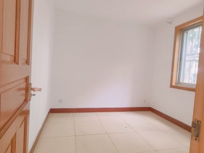 3室2廳1陽(yáng)臺(tái) 鐵合金廠宿舍臥室