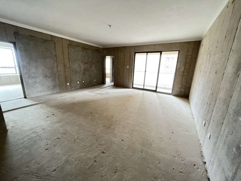 4室1廳2陽臺(tái) 潤城八區(qū)客廳