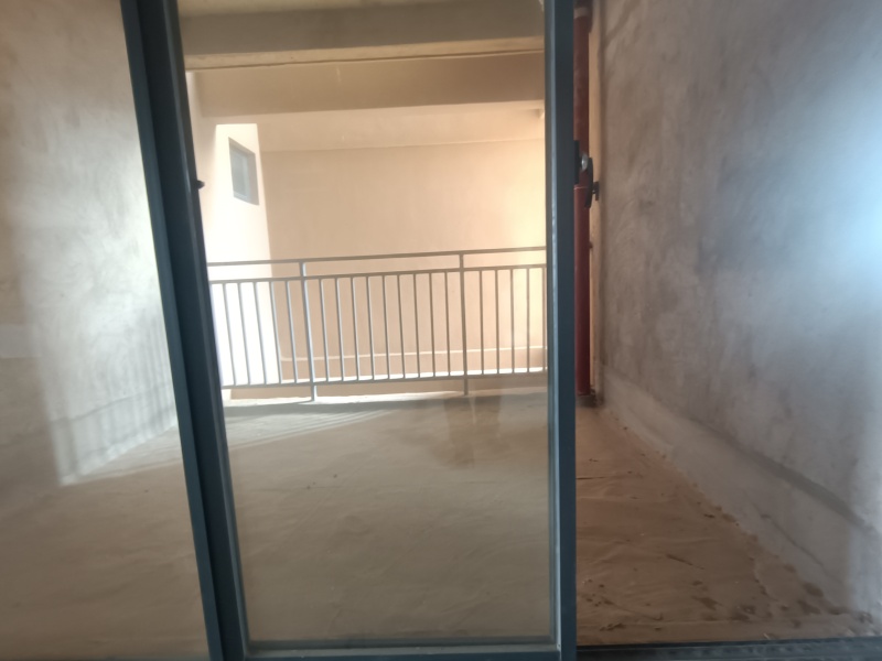 3室2廳2陽臺(tái) 華信悅峰陽臺(tái)