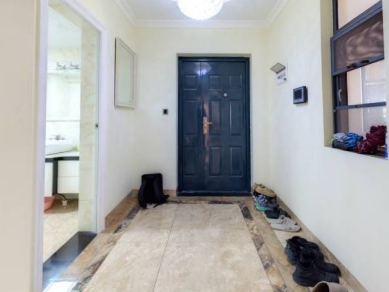 3室2廳 金坤尚城祥和里門廳