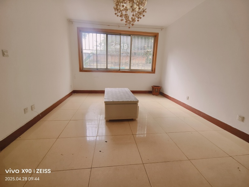 3室2廳1陽(yáng)臺(tái) 鐵合金廠宿舍客廳