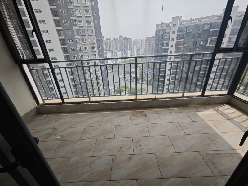 5室2廳3陽(yáng)臺(tái) 金江小區(qū)融苑陽(yáng)臺(tái)