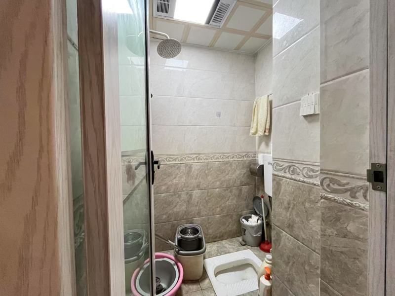 3室2廳2陽臺 江東鳴翠園西區(qū)衛(wèi)生間