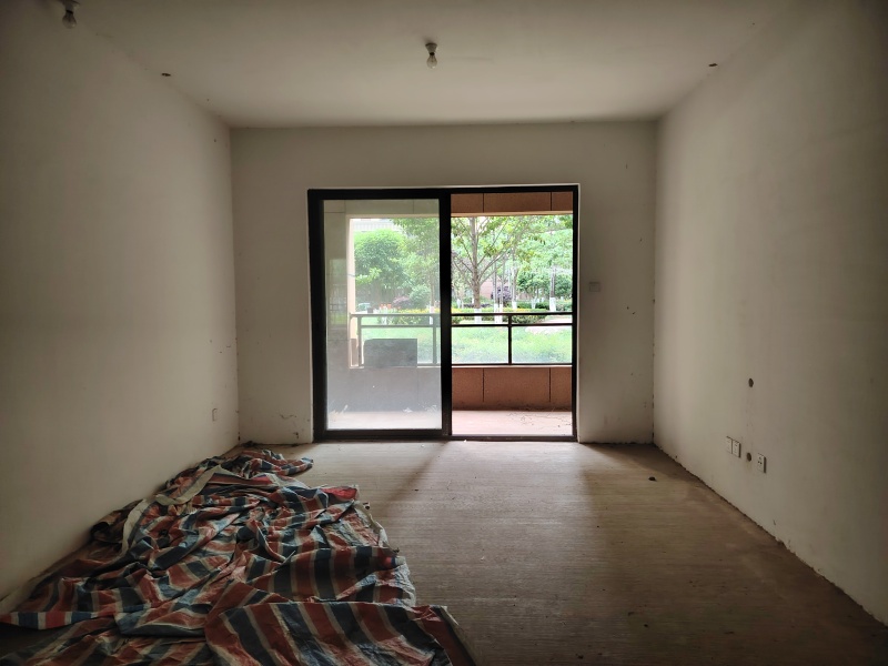 3室2廳1陽臺(tái) 中海錦苑客廳