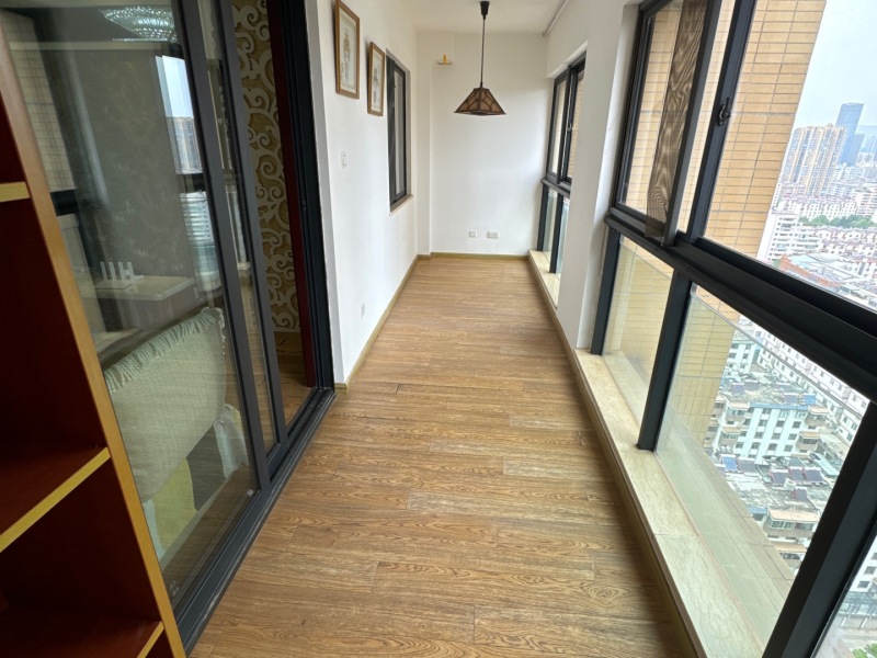 4室2廳2陽臺 濱江俊園一期陽臺