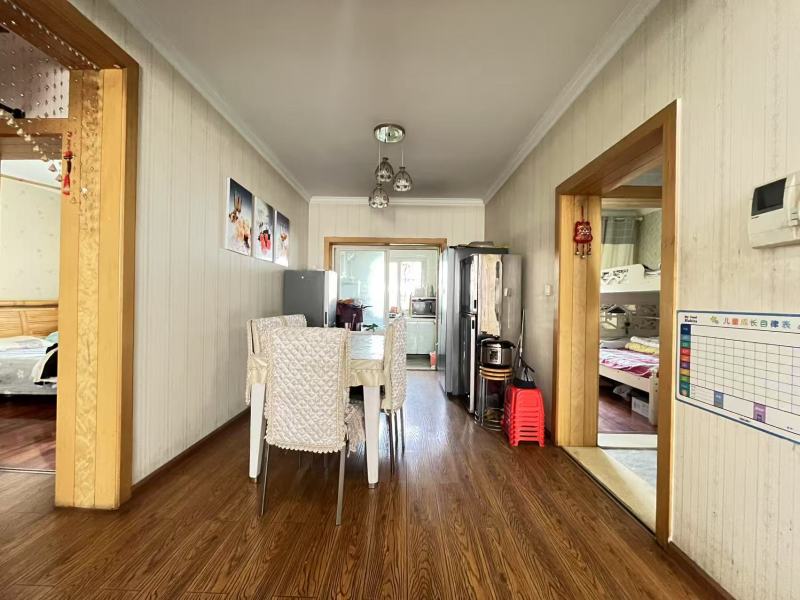 3室2廳2陽臺 江東鳴翠園西區(qū)餐廳