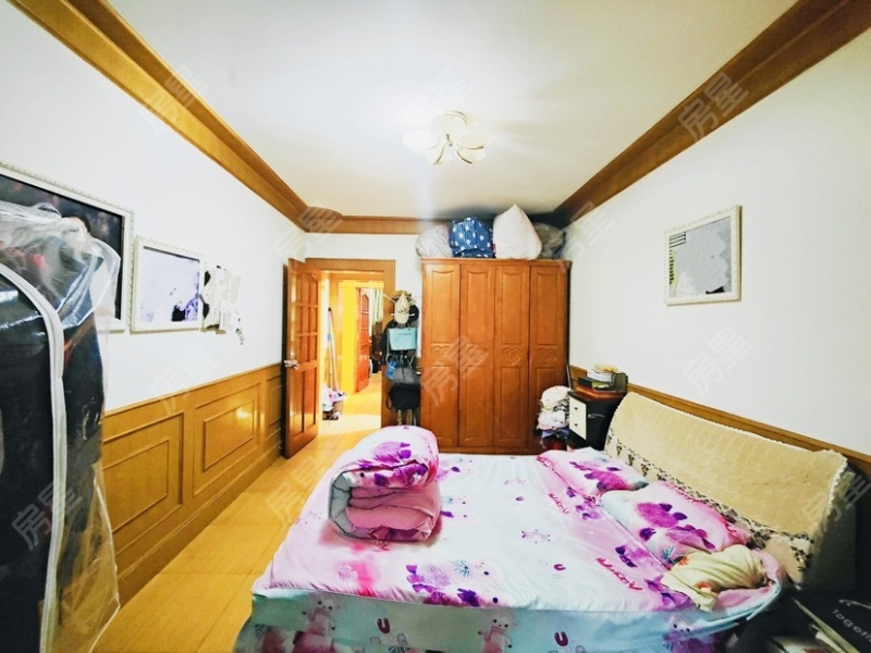 3室2廳2陽臺 綠園小區(qū)臥室