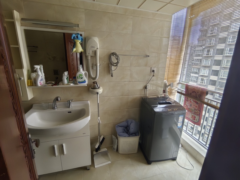 4室2廳2陽(yáng)臺(tái) 金江小區(qū)融苑陽(yáng)臺(tái)