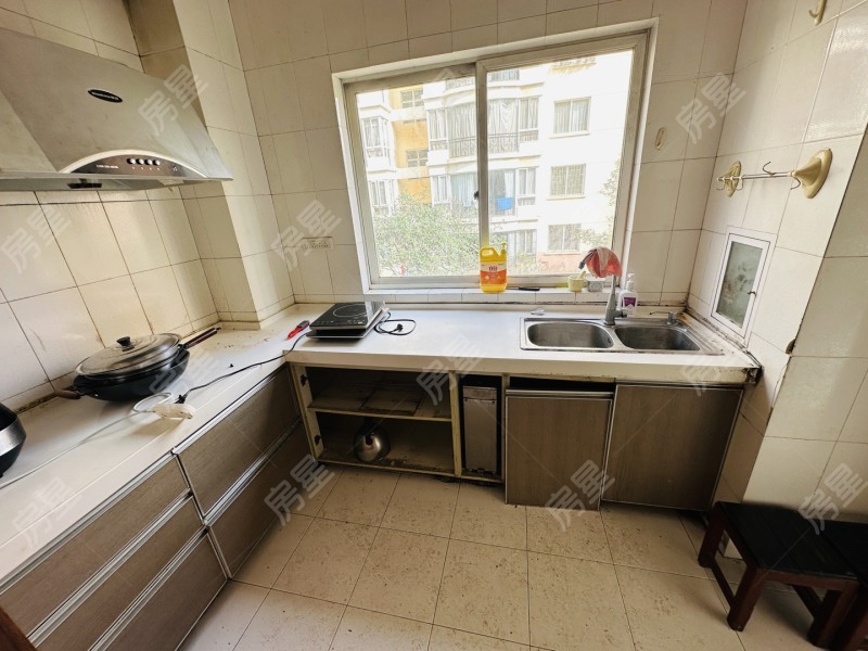 3室2廳2陽臺 云大小區(qū)廚房