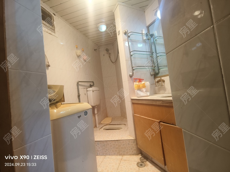 3室2廳1陽臺 南疆花園衛(wèi)生間