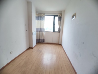 4室2廳1陽臺 邊防家園