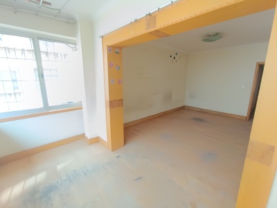 3室2廳1陽臺 鴻興苑