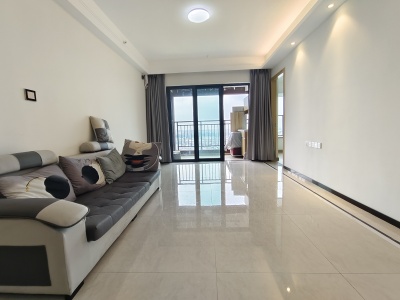 3室2廳2陽臺(tái) 海倫堡中央廣場(chǎng)