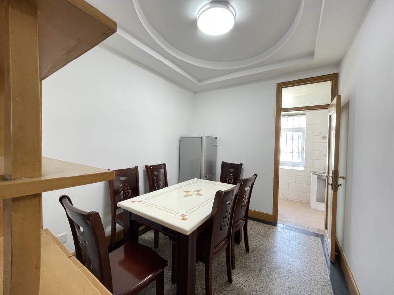 3室2廳2陽(yáng)臺(tái) 白龍小區(qū)餐廳