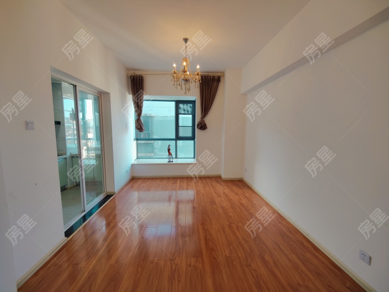 3室2廳1陽(yáng)臺(tái) 都市名典餐廳