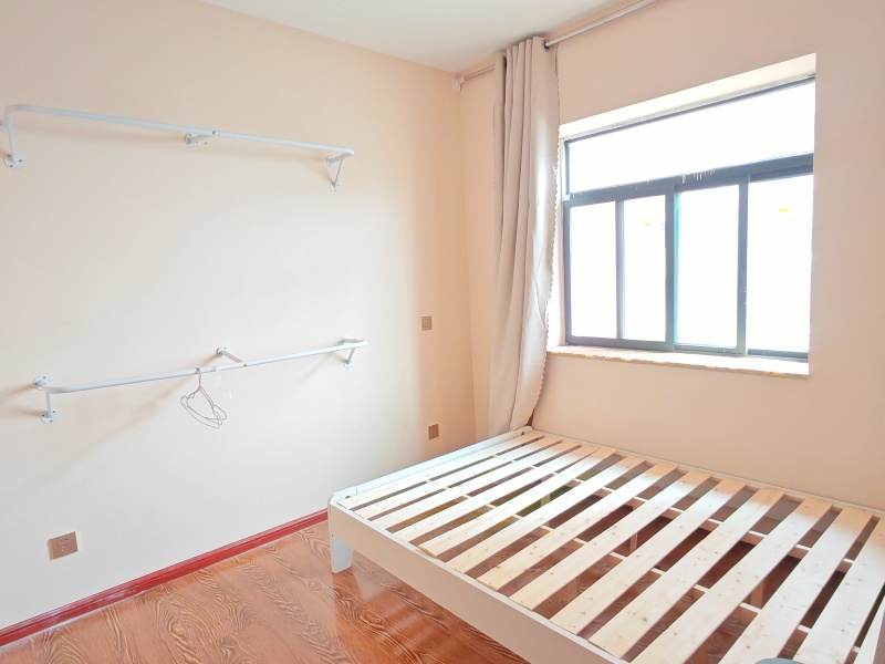 2室2廳2陽臺 碧雞名城臥室