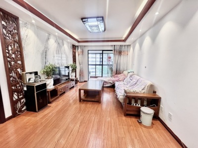 3室2廳2陽(yáng)臺(tái) 濱江俊園回遷組團(tuán)客廳