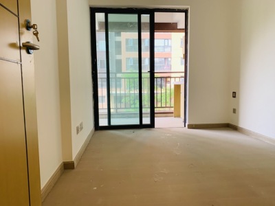 3室2廳2陽(yáng)臺(tái) 海倫堡中央廣場(chǎng)